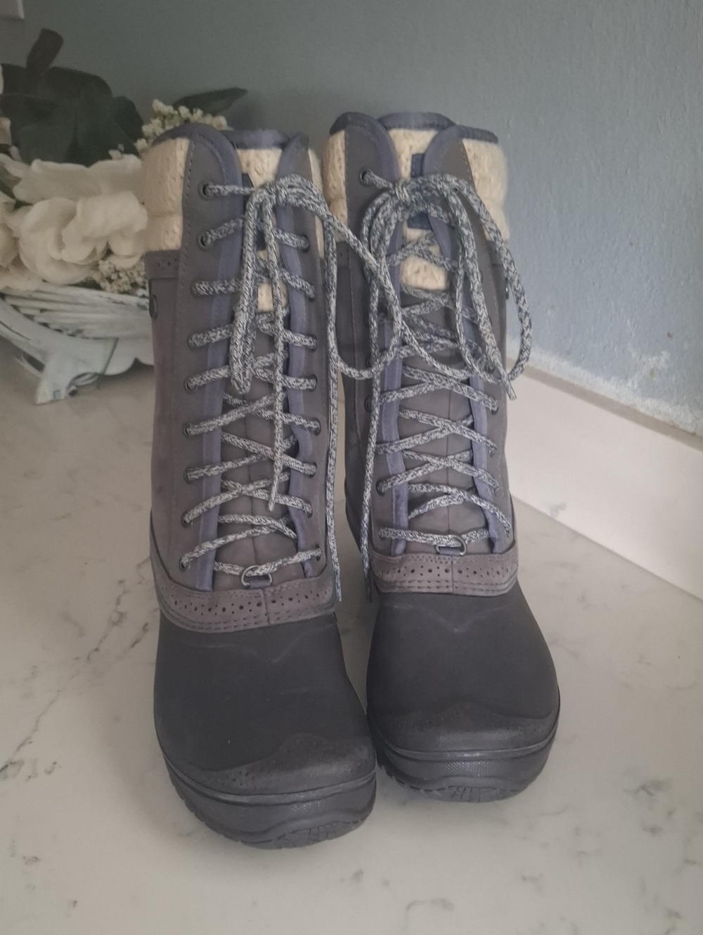 The North Face Women's Charcoal Gray Lace-Up Insulated Boots